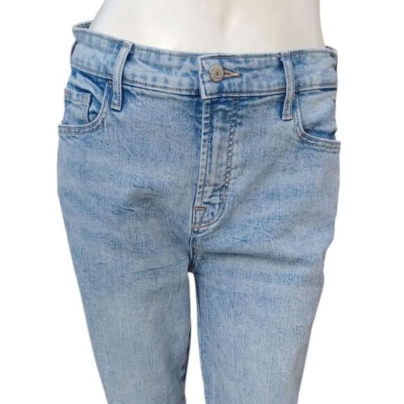 8143....Old Navy Straight leg Jeans Size 6, W28" 27."Inseam 10"Rise - Picture 2 of 7